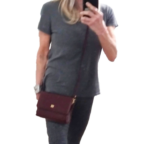 BUXTON BURGUNDY CONVERTIBLE WALLET/CROSSBDY - Picture 3 of 9